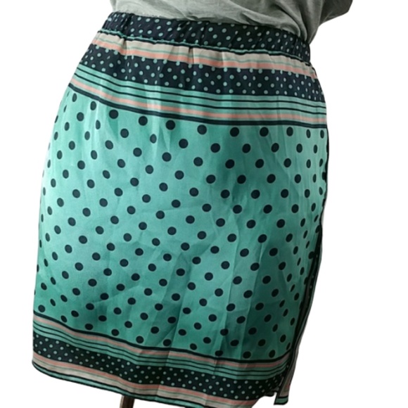 Zara Dresses & Skirts - {HP} ZARA TRAFALUC NWT Medium Skirt